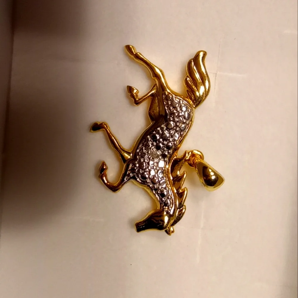 Diamond accent gold tone horse pendant - Picture 10 of 10